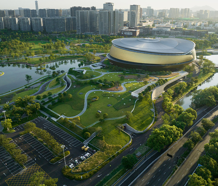 Dílčí projekt nátěru ocelových konstrukcí sportovního parku Hangzhou Eastern Bay (sál pro kolečkové bruslení, stuha, pomocné prostory, krajinná věž)